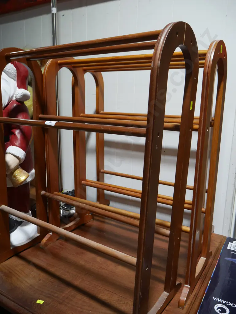 3 towel rails Image 1++