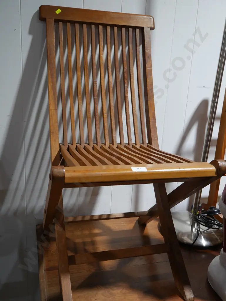 Folding wooden chair Image 1++