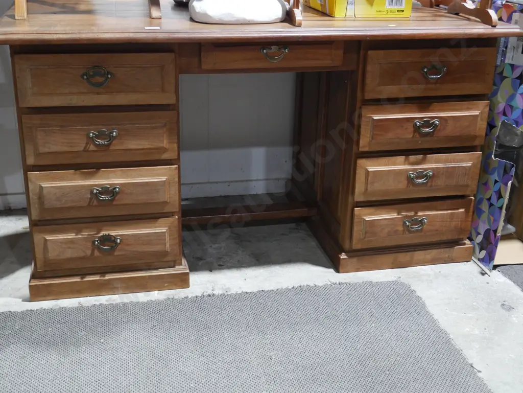 Timber desk Image 1++