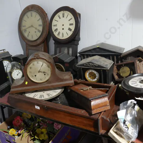 Assorted clocks bulk lot