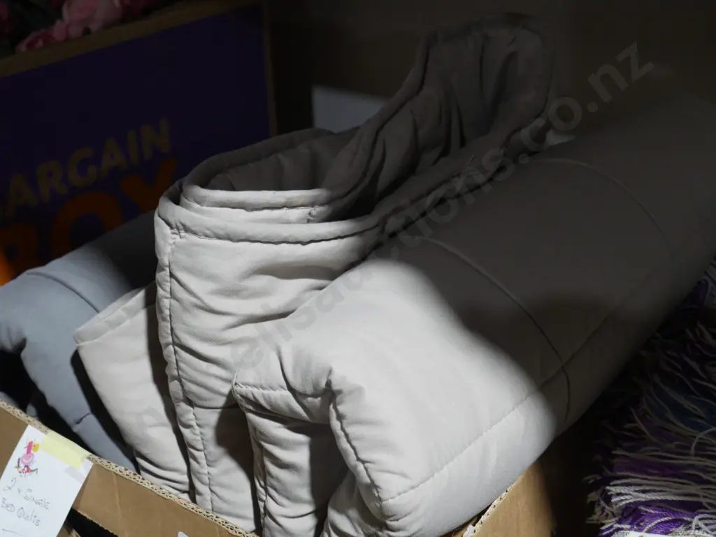 Single bed quilts Image 1++