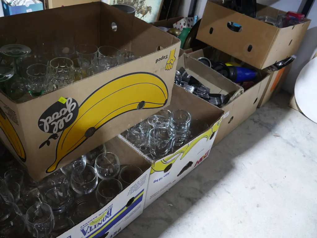 6 boxes sundries Image 1++