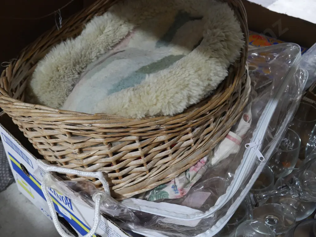 Pet bed etc Image 1++