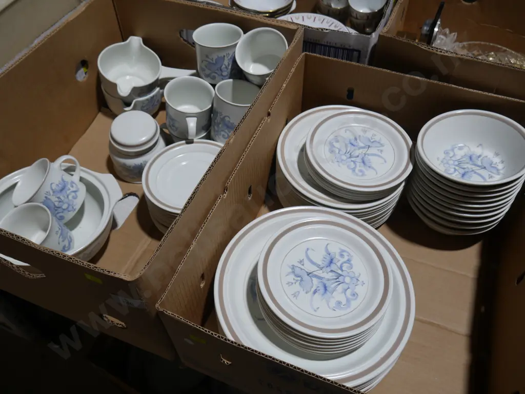 Royal Doulton Lambeth ware, 2 boxes Image 1++