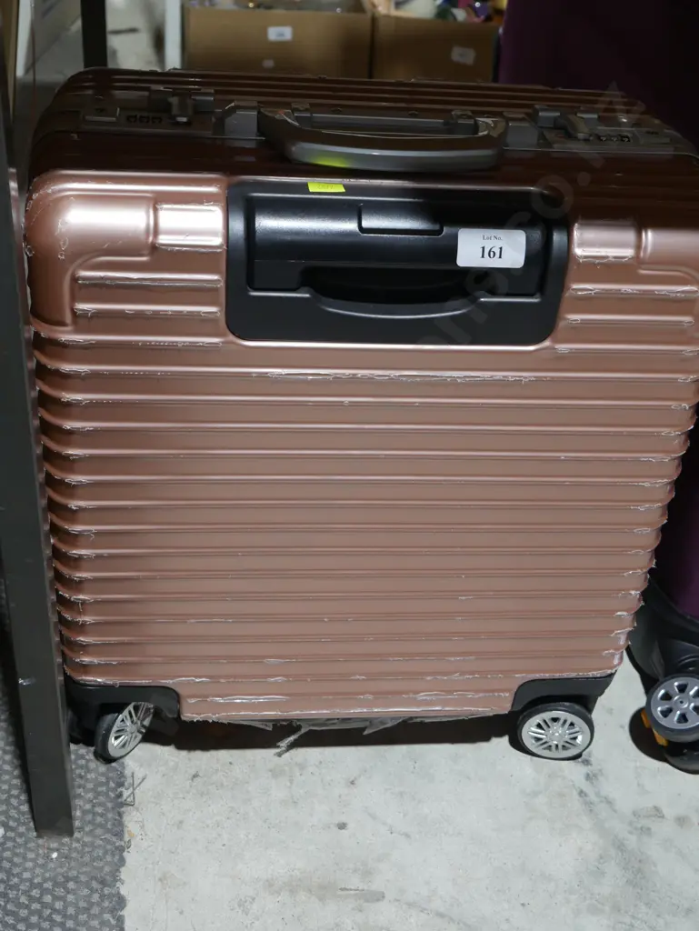 Travel case Image 1++