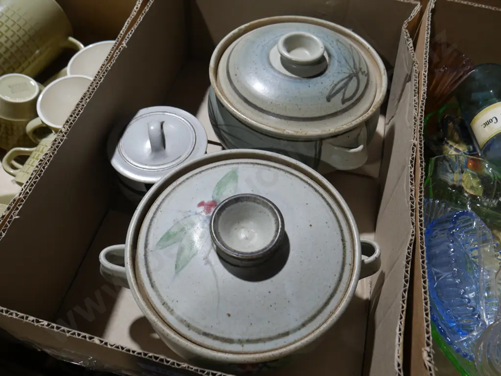 Neil Grant pottery vege dishes Image 1++