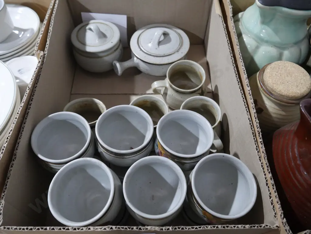 Neil Grant studio pottery Image 1++