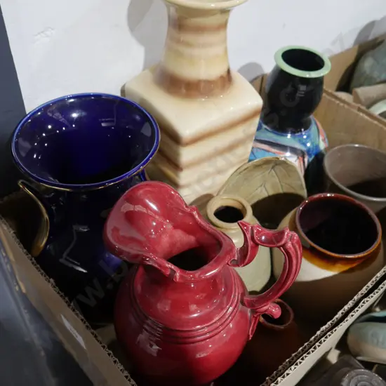 China vases , jug