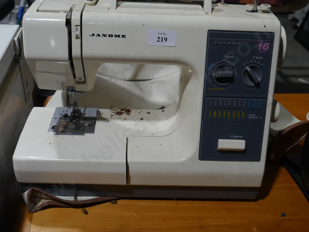 Janome sewing machine Image 1++