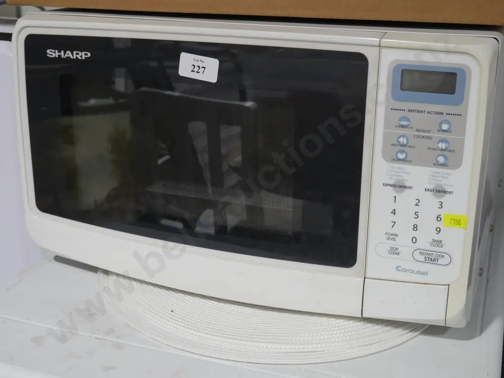 Sharp microwave Image 1++