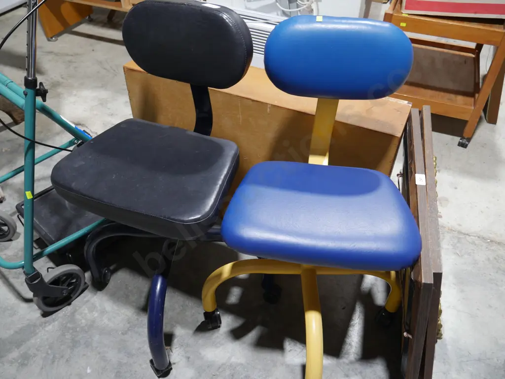 2 computer chairs Image 1++