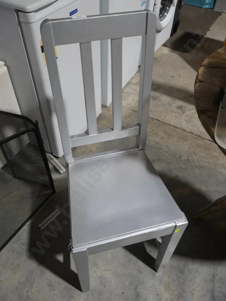 Silver chair Image 1++