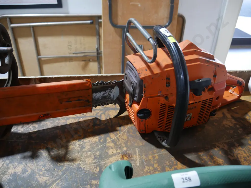 Husqvarna chainsaw Image 1++