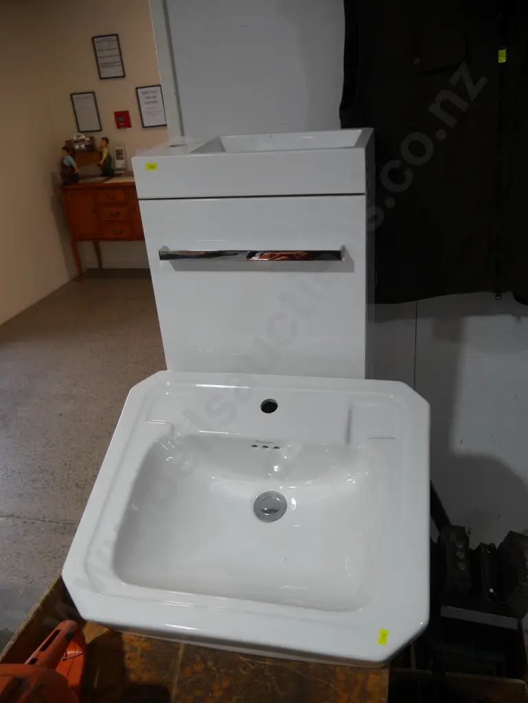 Basin  wall cabinet Image 1++