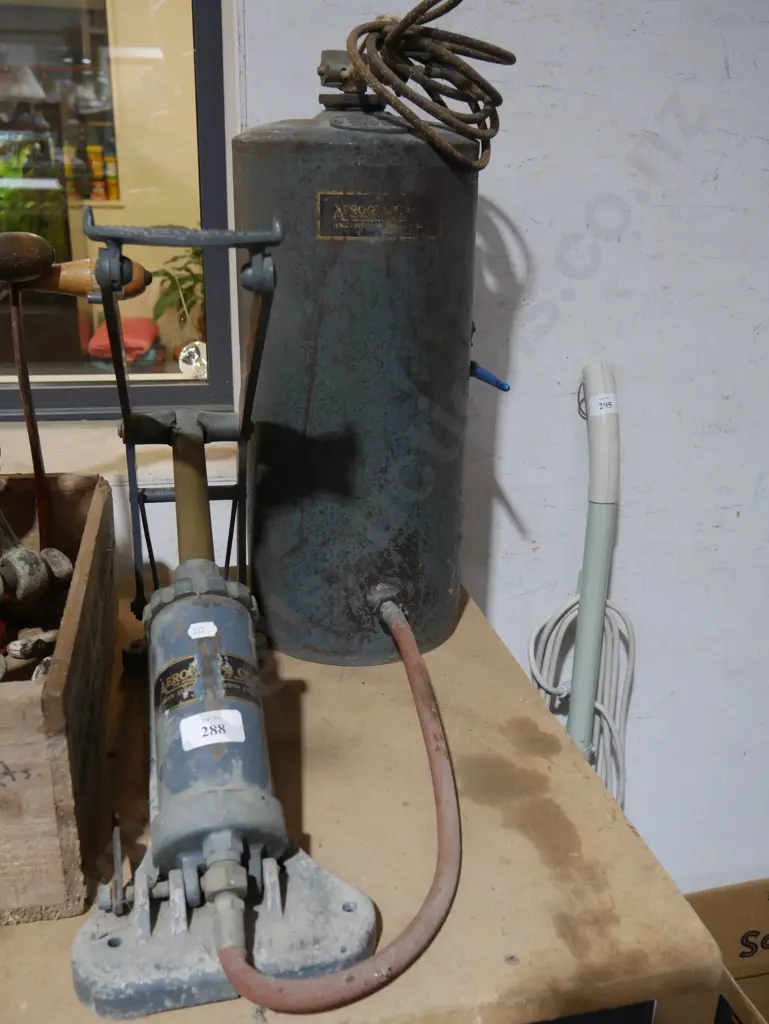 Old spray painting unit Image 1++