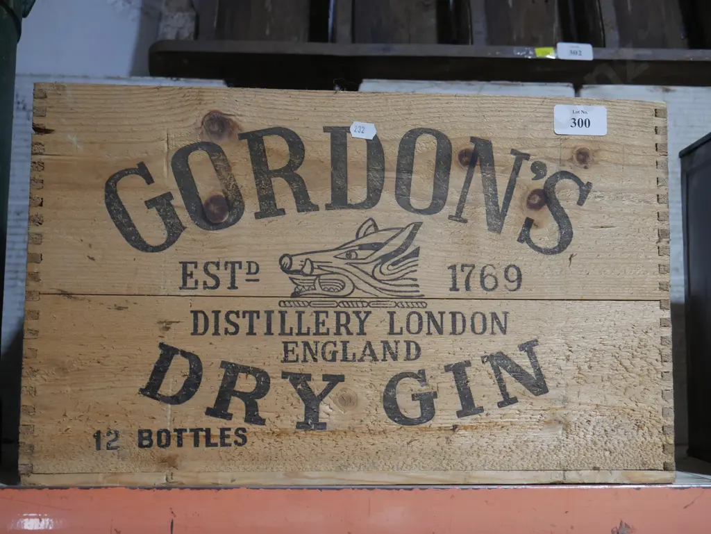 Gordon's gin box Image 1++