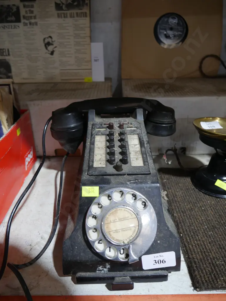 Old telephone Image 1++