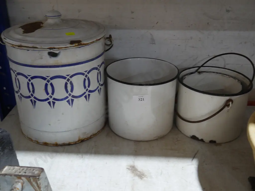 Enamel pots Image 1++