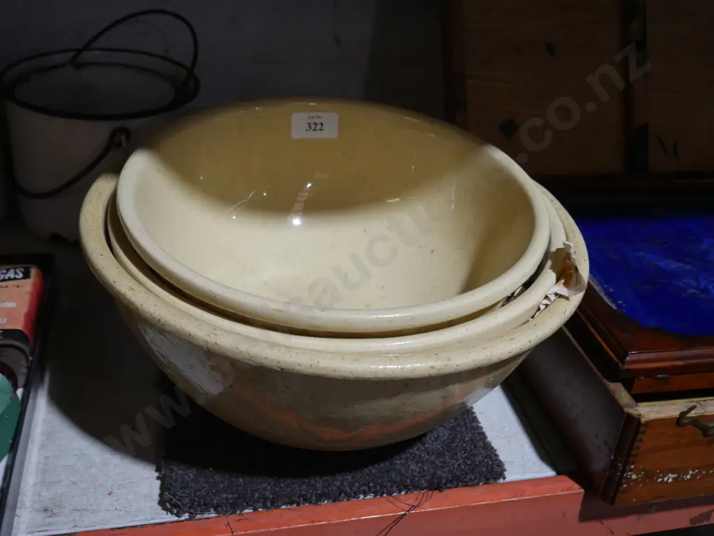 3 mixing bowls Image 1++