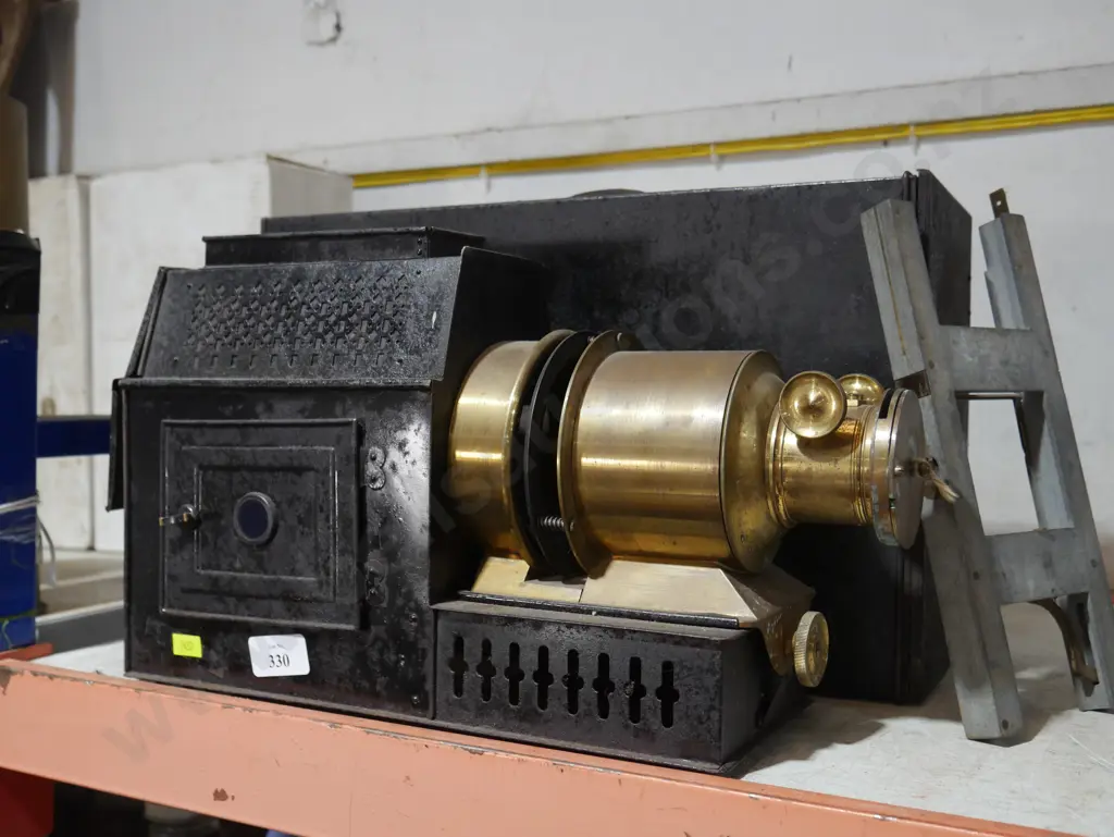 Glass slide projector Image 1++