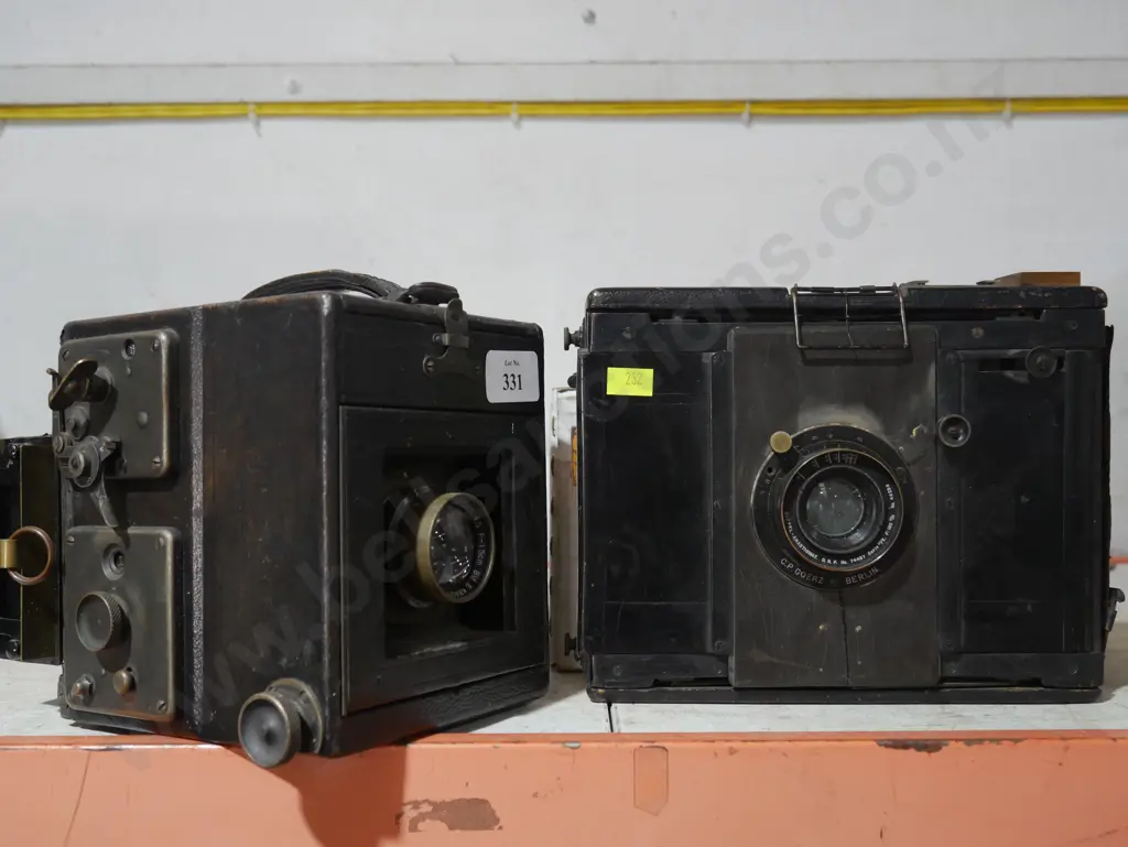 2 old cameras Image 1++