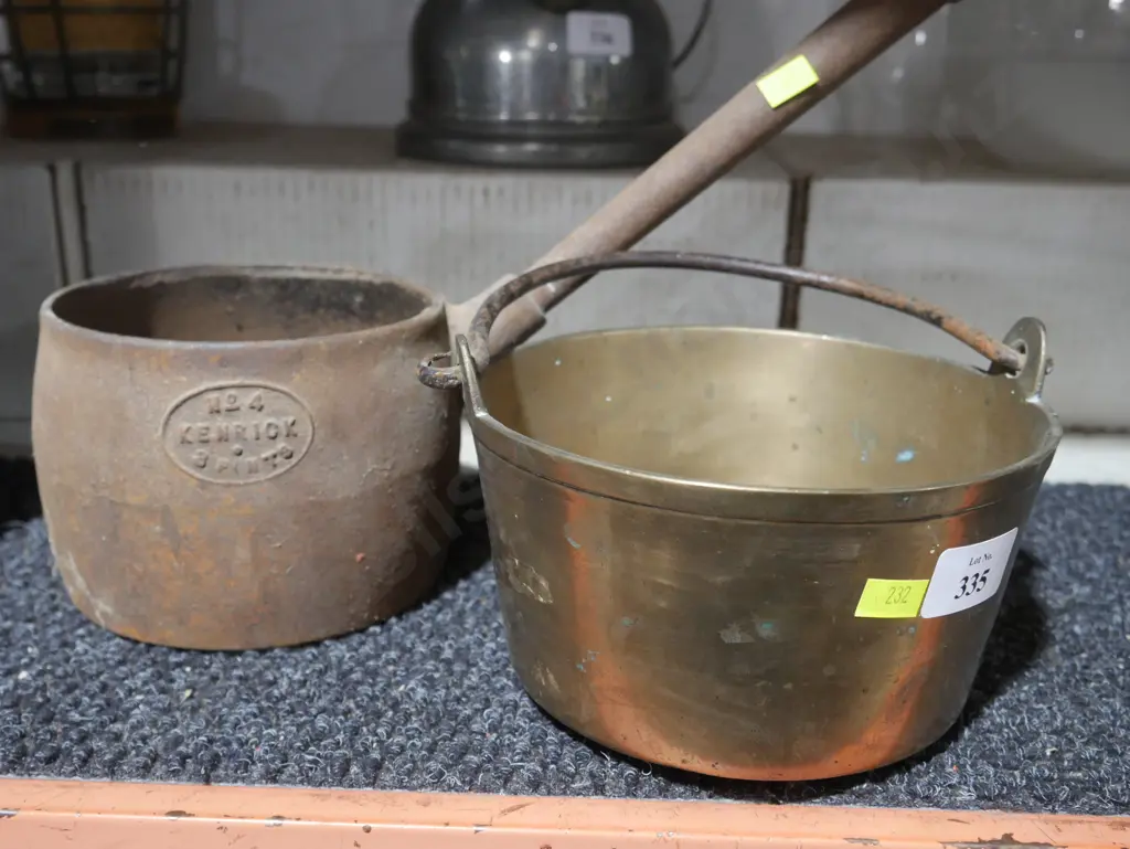 Brass and cast iron pots Image 1++