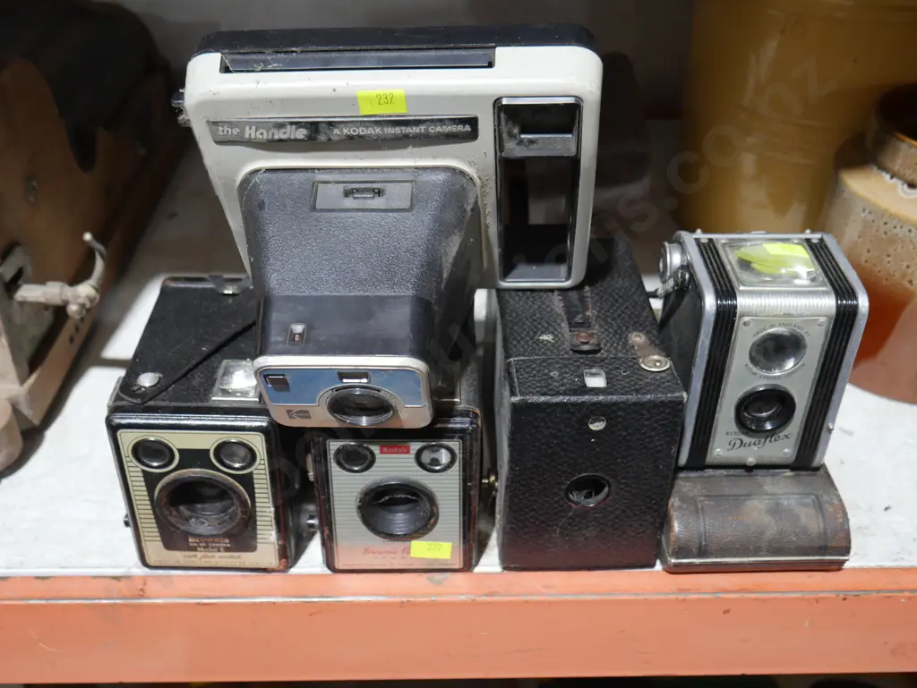Box brownie cameras etc Image 1++