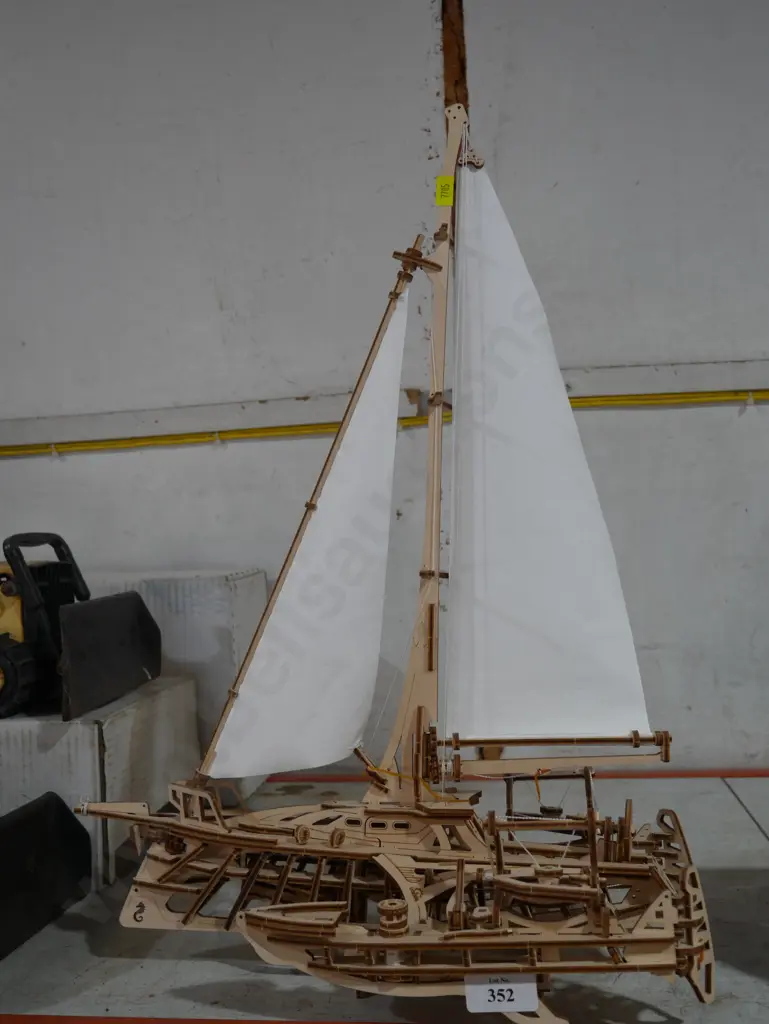 Wooden model yacht Image 1++