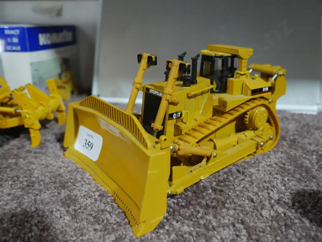 Caterpillar diecast bulldozers Image 1++