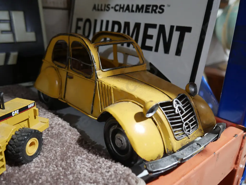 Citroen tin car Image 1++