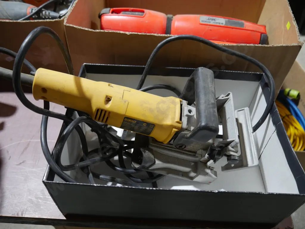 DeWalt plate joiner Image 1++
