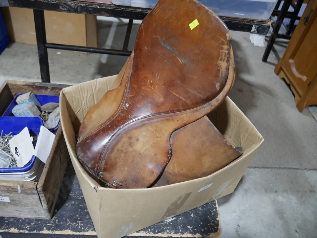 Horse saddle Image 1++