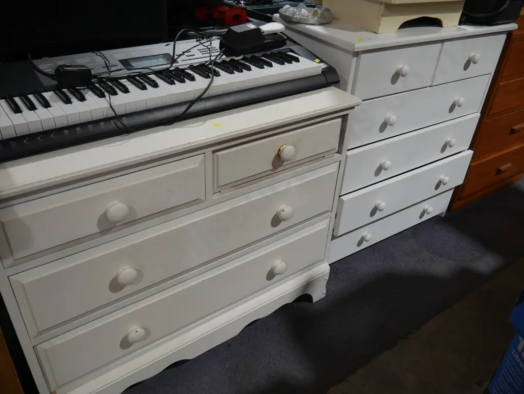 2 chest of drawers Image 1++