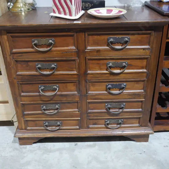 Chest of drawers