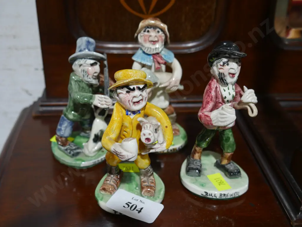 4 pottery figurines Image 1++