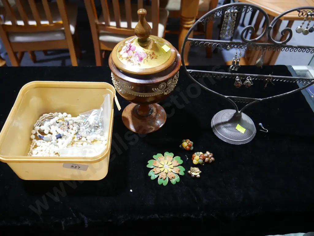 Jewellery etc Image 1++