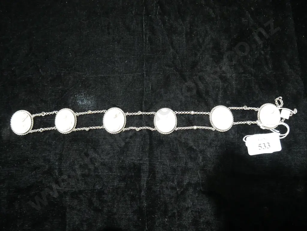 Cameo bracelet Image 1++