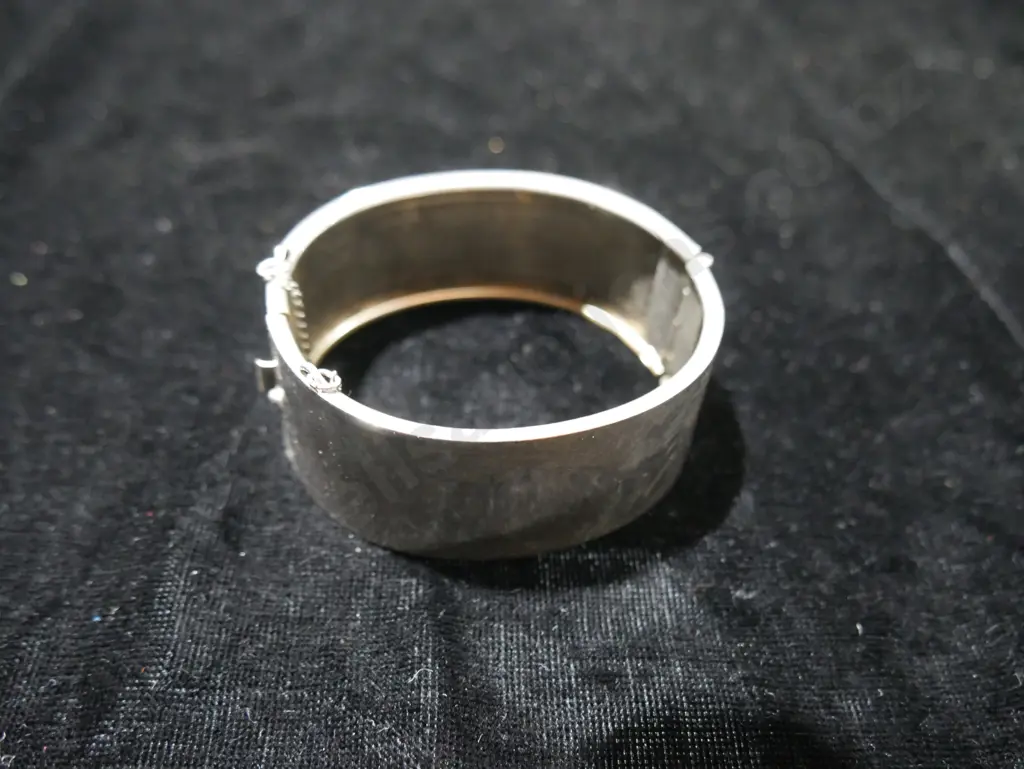 Silver bracelet Image 1++