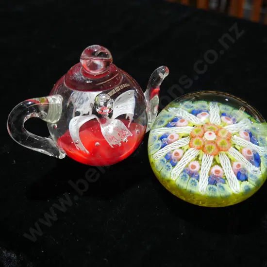 2 glass paperweights