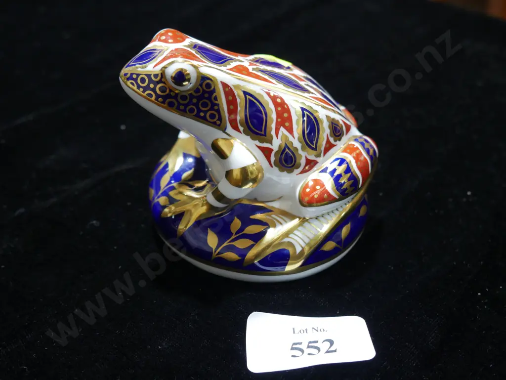 Crown Derby frog Image 1++