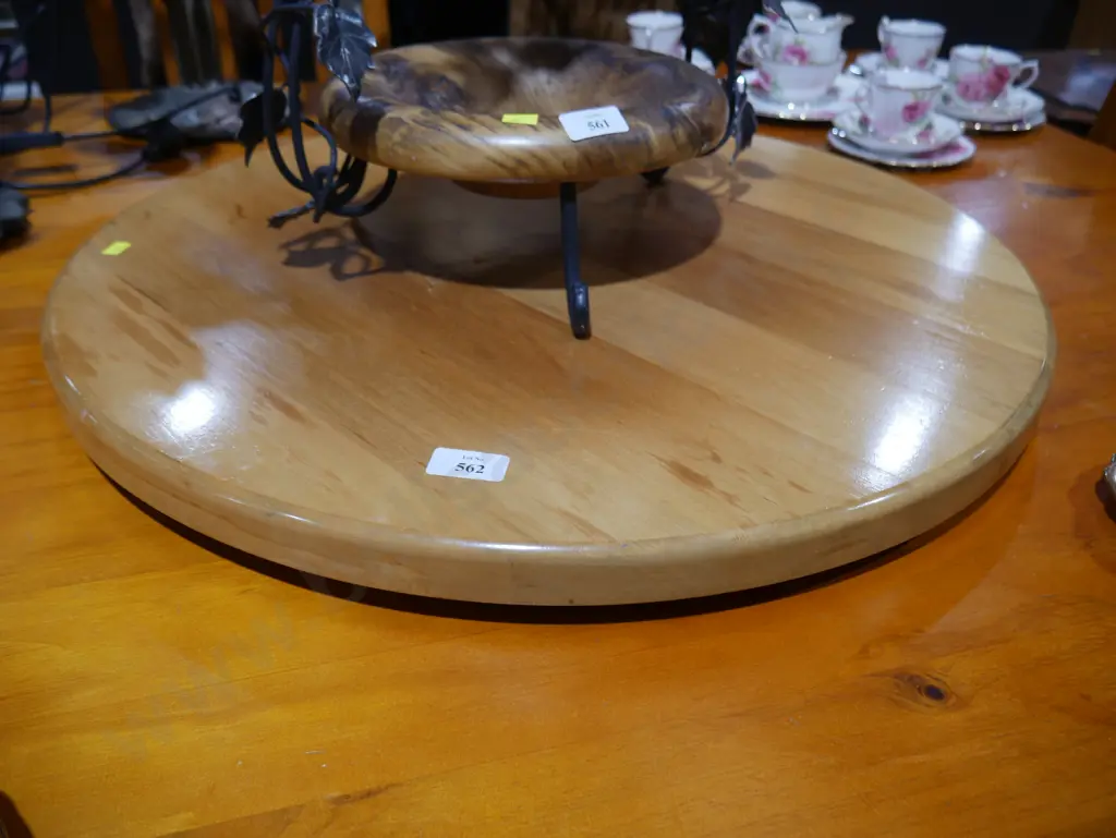 Lazy Susan Image 1++