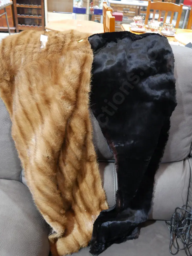2 stoles Image 1++