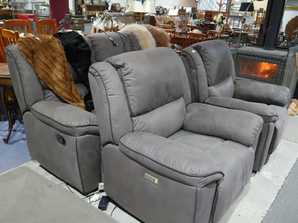 3 pce electric recliner l/suite Image 1++