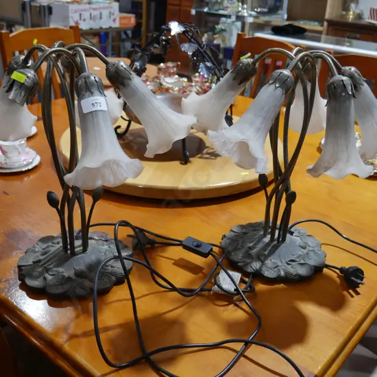 2 lamps