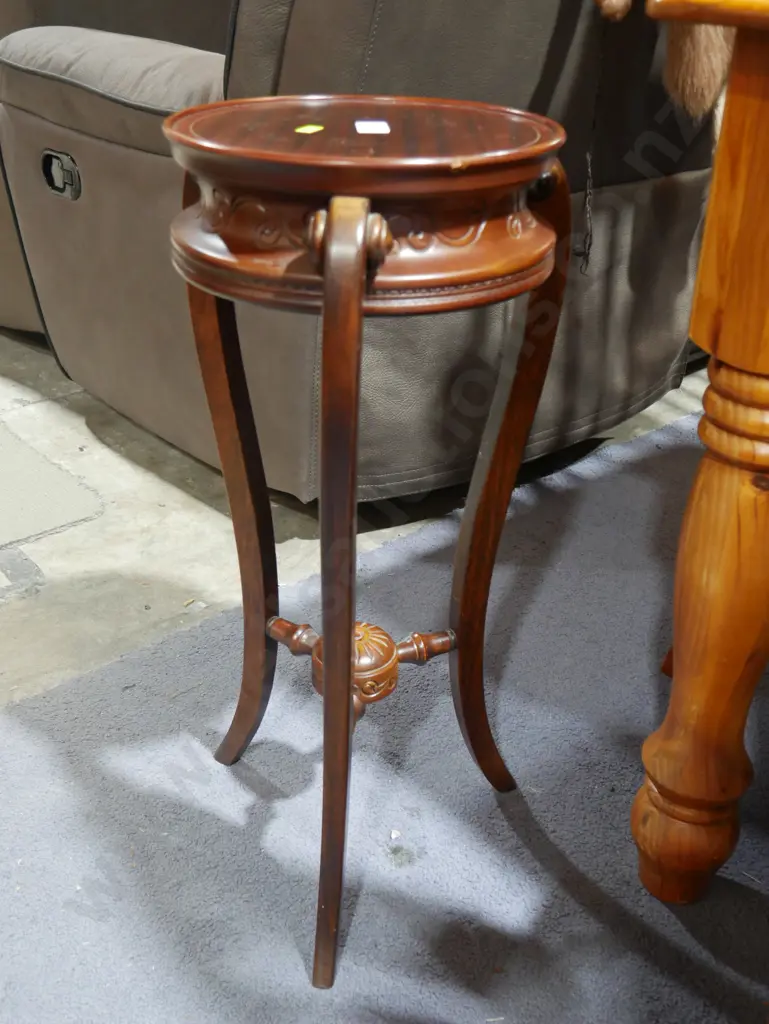 Plant stand Image 1++