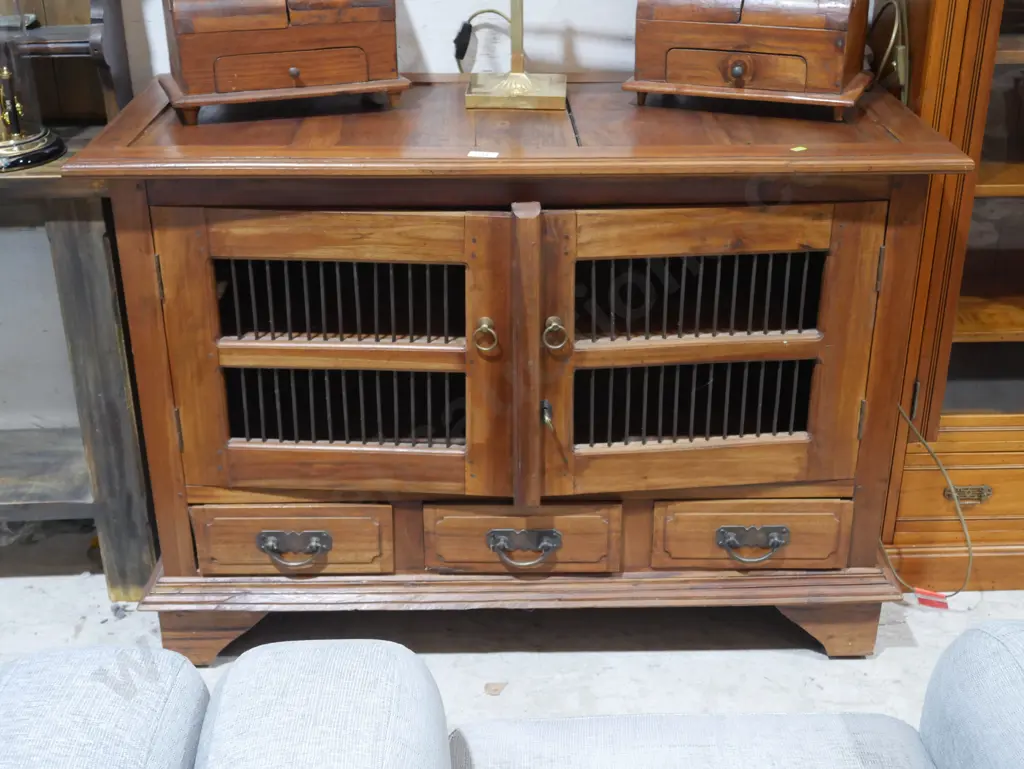 Wooden cabinet Image 1++