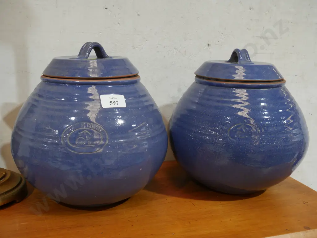 Pottery lidded jars Image 1++