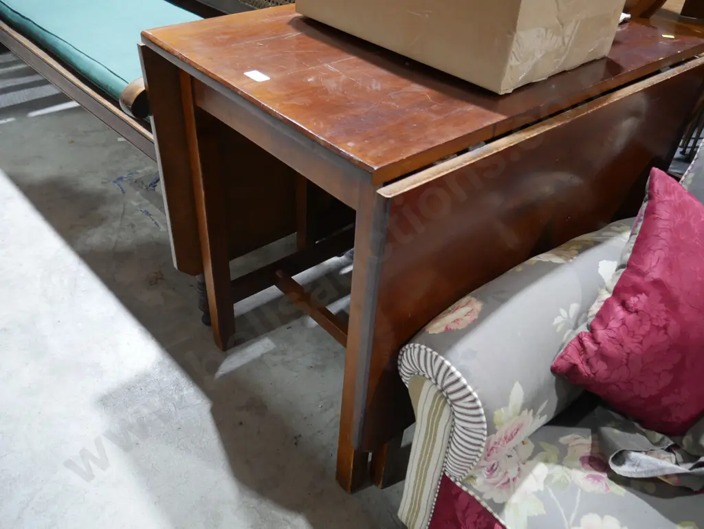 Dropside table Image 1++