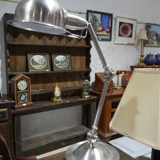Desk lamp