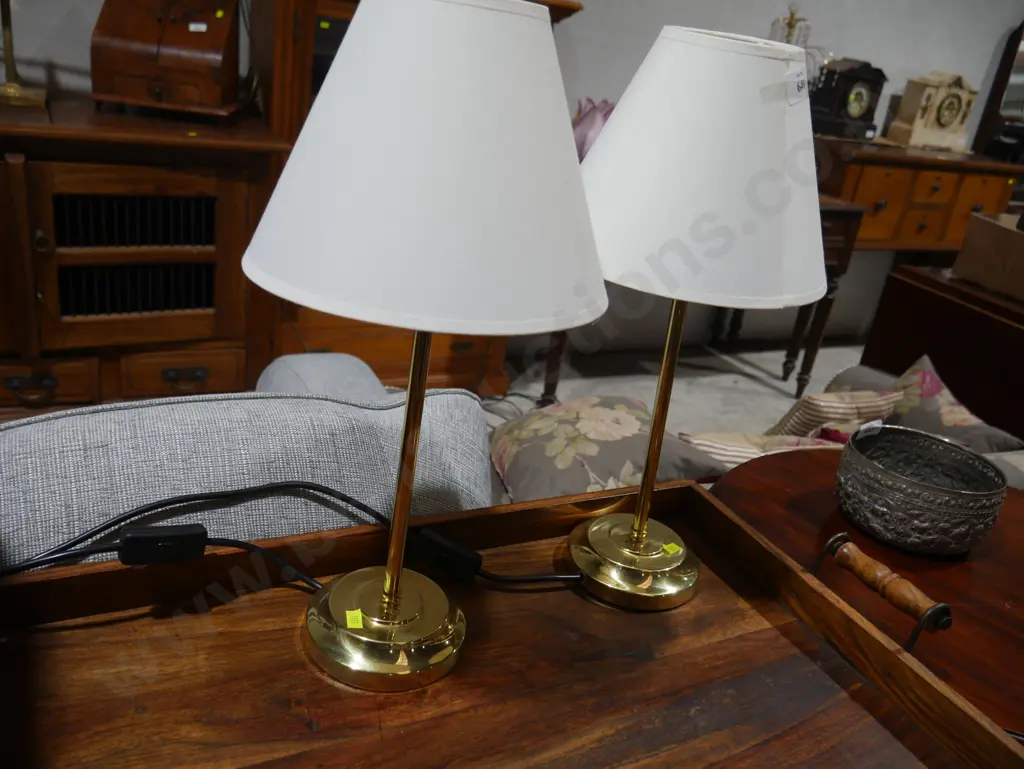 Pair of lamps Image 1++